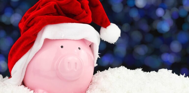 20 Ways to Spend LESS Money During Christmas Shopping